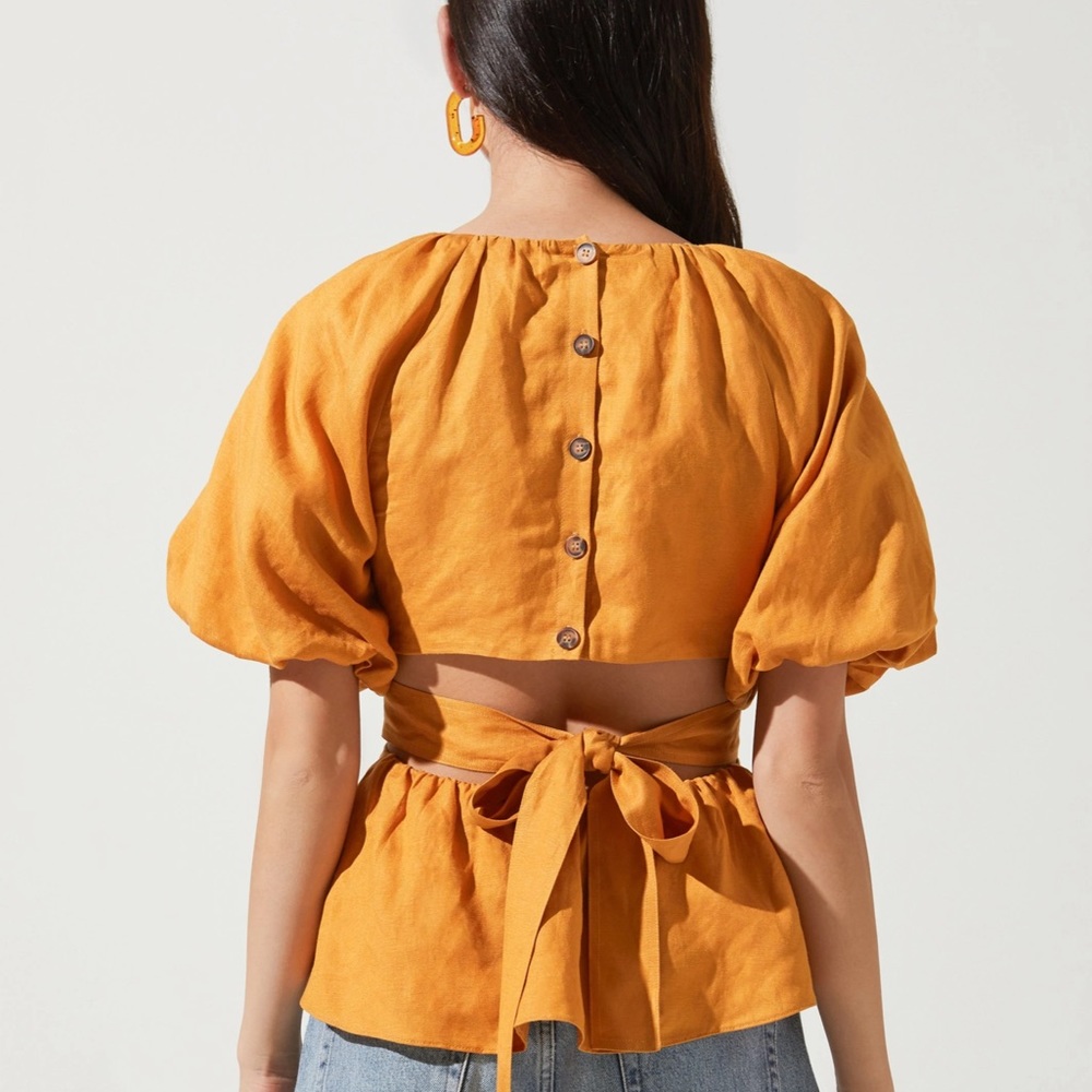ASTR the Label Cutout Puff Sleeve Top NWT